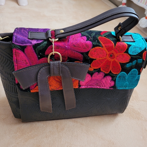 Handmade mexican embroidered bag. - Picture 2 of 9